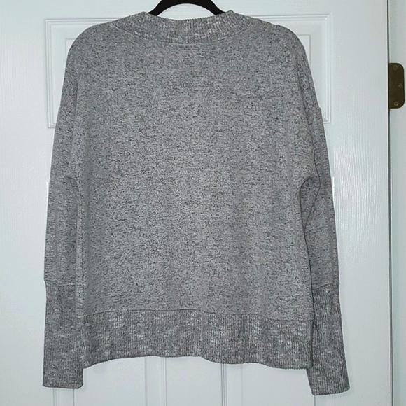 Evereve Maci V Neck Pullover Size Small - Picture 3 of 10